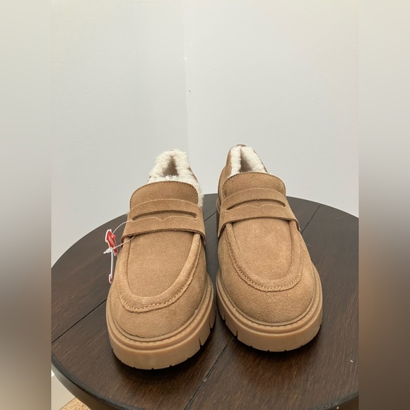 Blondo Women’s Tan Suede Loafers - Picture 2 of 4